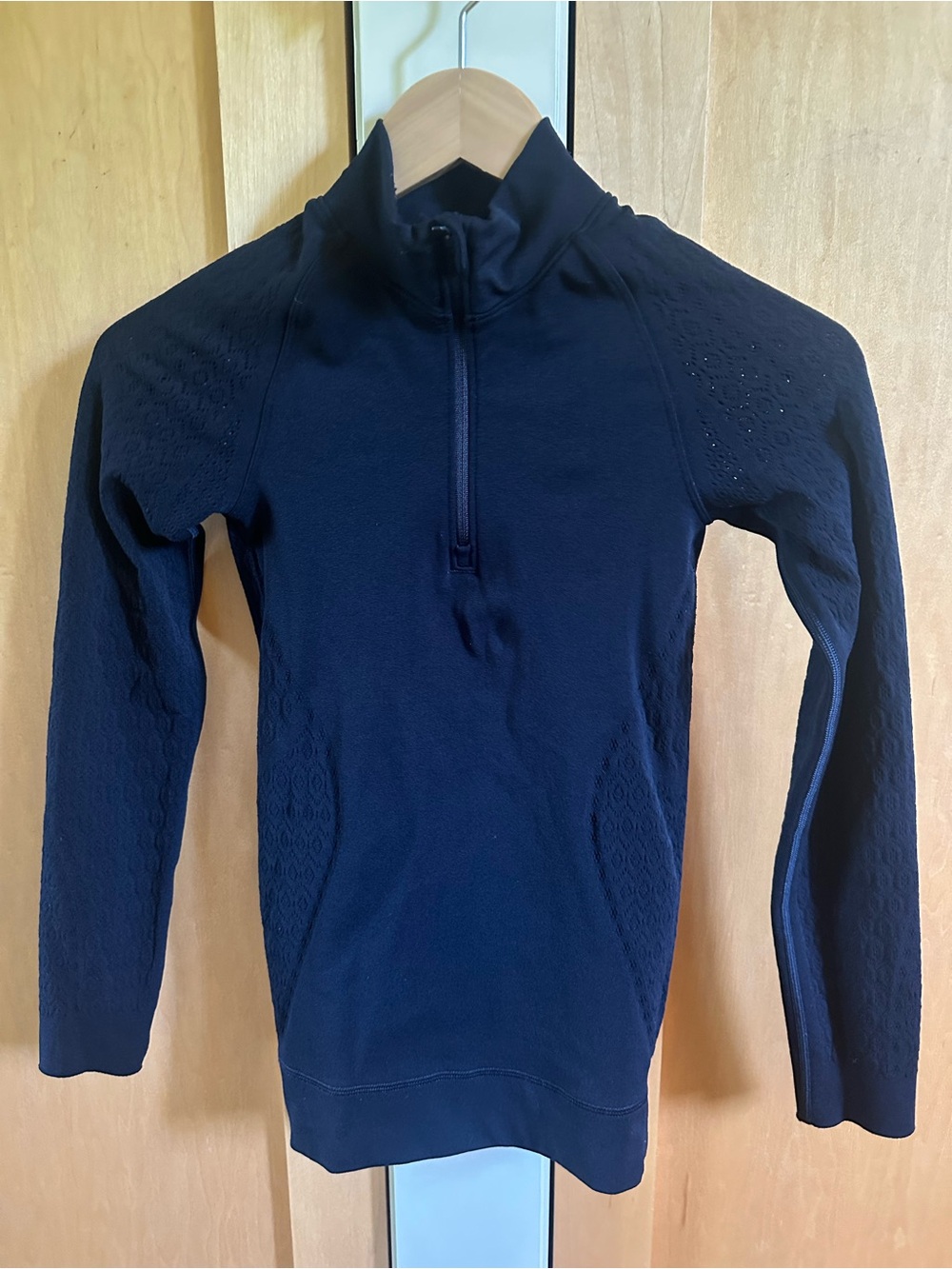 Lululemon Reveal Mindful Motion Half Zip, Unique Mesh Detail, Black Size 4, EUC! - Picture 5 of 11